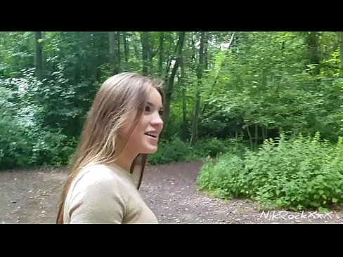❤️ Ik stelde Evelina foar dat wy op in iepenbier plak neuke! Se sei ja. Dan ik neukte har yn 'e kont en cum yn har mûle. Doe pikte se harsels. ❤️ Anale fideo op fy.pornjimbo.ru ☑